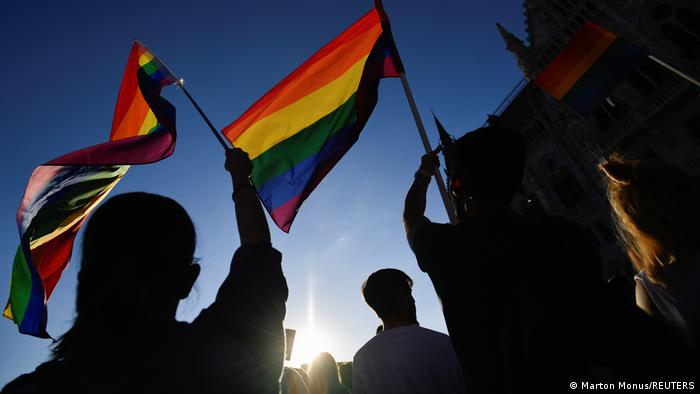 Macaristan, AB'nin tepkisini çeken LGBTİ  yasasını referanduma götürüyor