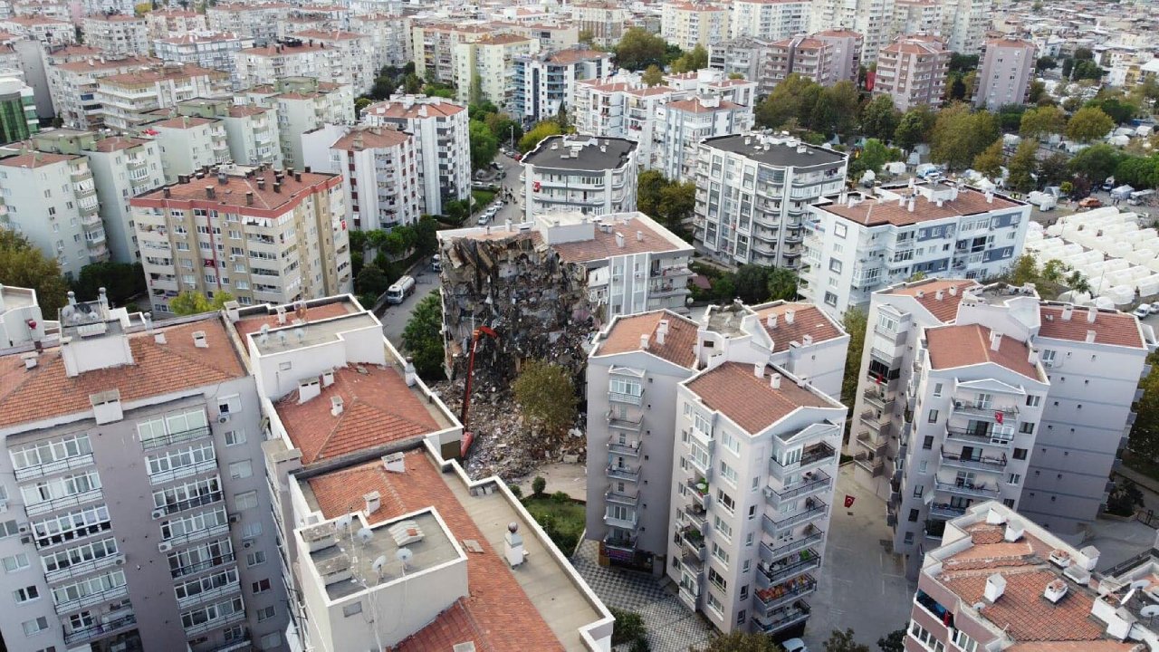 Prof. Dr. Ercan'dan Karaburun açıklaması: "Bu bölge  6.8- 6.9 büyüklüğünde bir deprem üretmeye gebe"