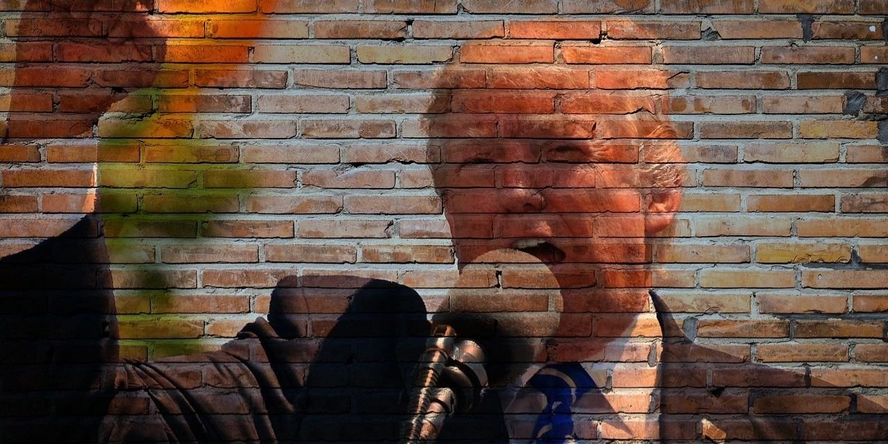 Trump, İran'dan petrol alan ülkeleri yaptırımla tehdit etti