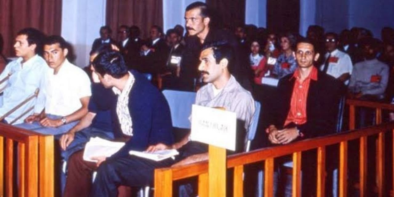 Deniz Gezmiş, Yusuf Aslan ve Hüseyin İnan için Taksim'den Dolmabahçe'ye yürüyüş