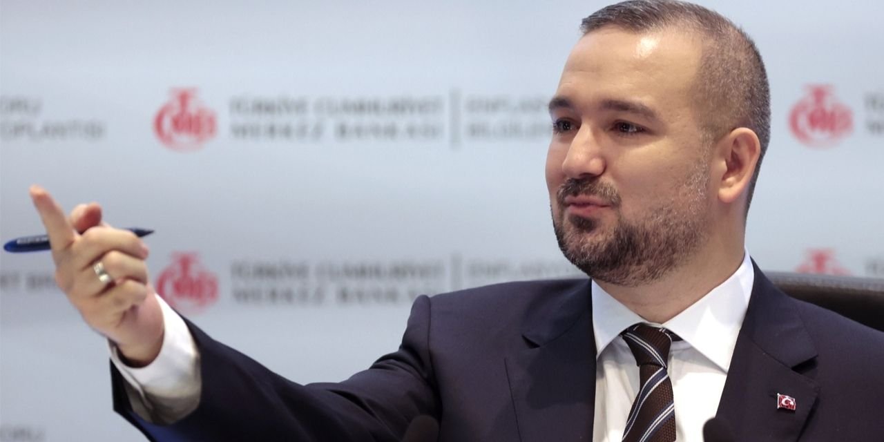 Merkez Bankası Başkanı rezervlerdeki erimeyi futbol örneğiyle açıkladı