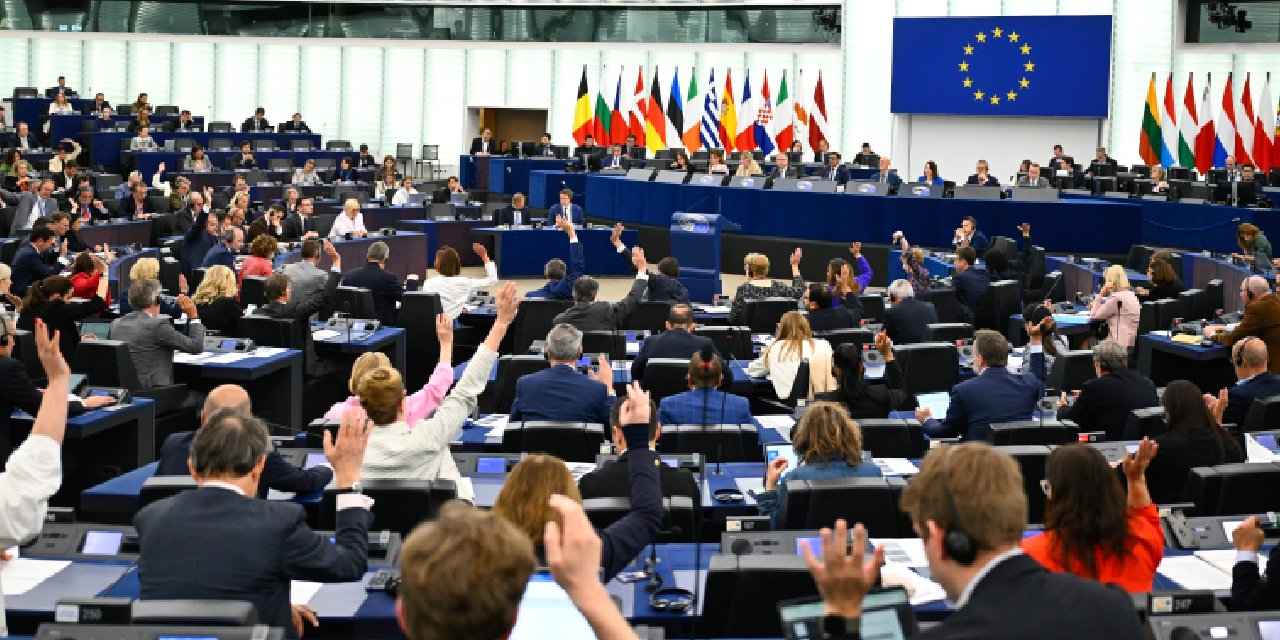 Avrupa Parlamentosu: Türkiye'nin AB süreci donmuş halde kalmalı