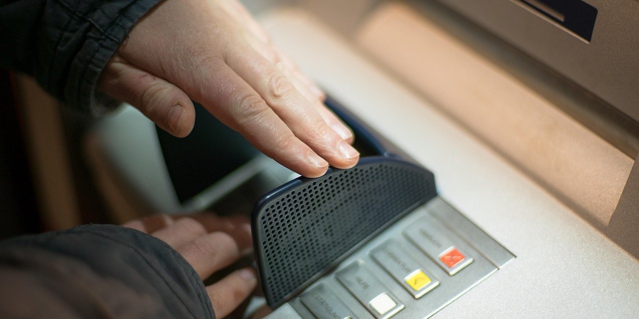 Bankalardan beklenmedik karar! ATM'lerde artık bu işlem de ücretli oldu