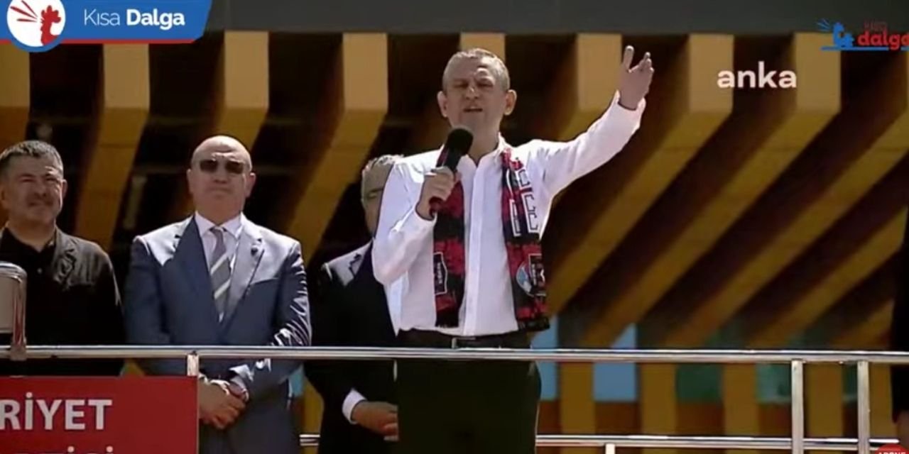 Özgür Özel Van'da: ‘Terörsüz Türkiye’ye evet diyoruz