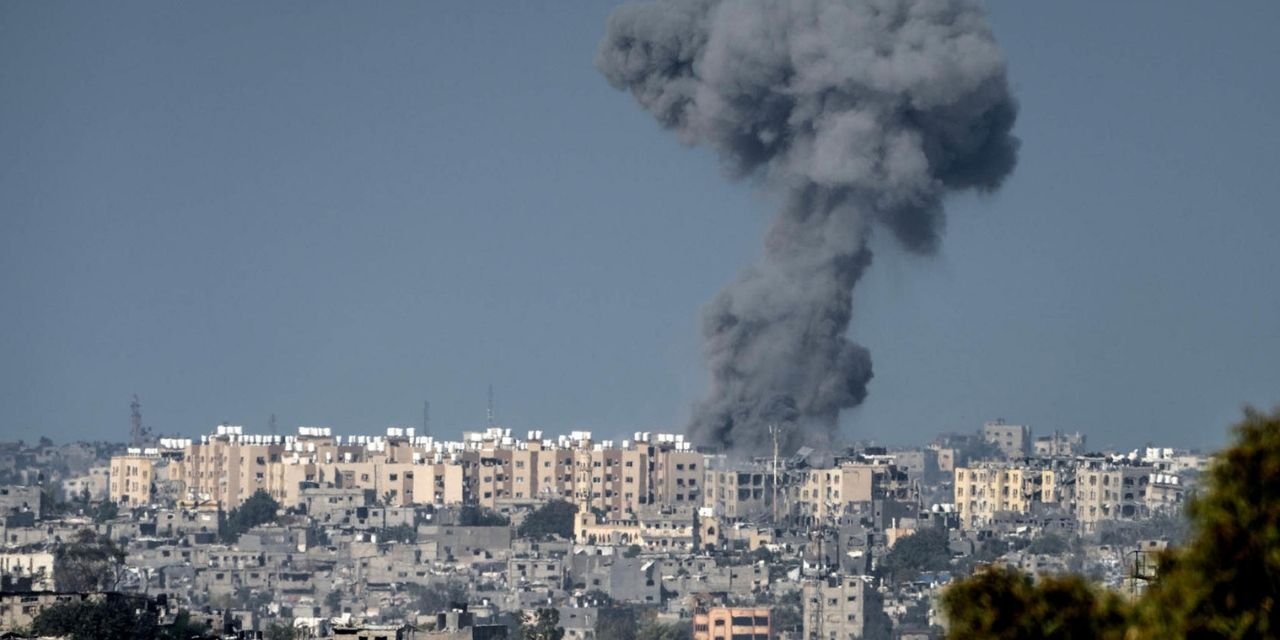 Gazze'de İsrail saldırılarına 1 günlük ara: Hamas bir rehineyi serbest bırakacak