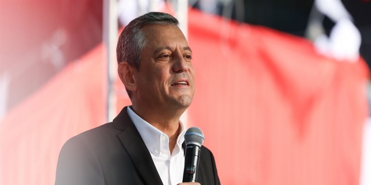 Özgür Özel'den gençlere: 'Yasakların yasak olduğu bir Türkiye vadediyoruz'