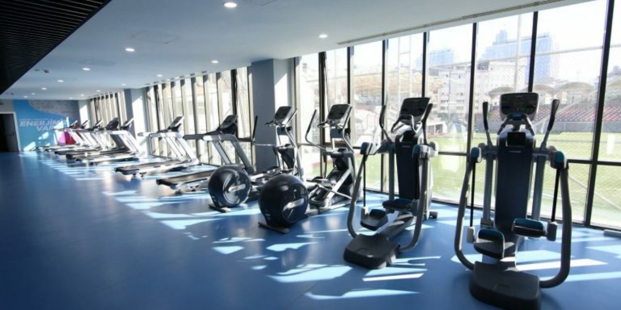 İBB'den öğrencilere spor desteği: Tesisler yüzde 50 indirimli