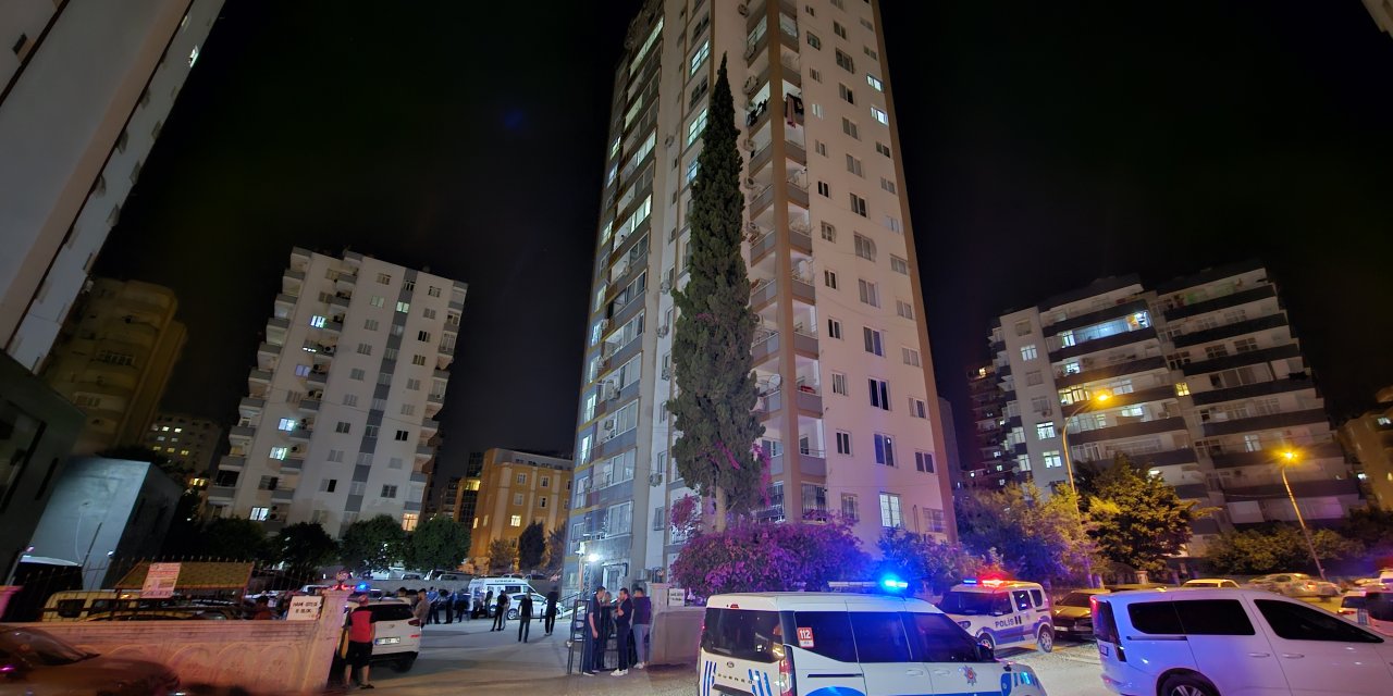 Sevgilisini öldüren erkek, 12'nci kattan atlayarak yaşamına son verdi