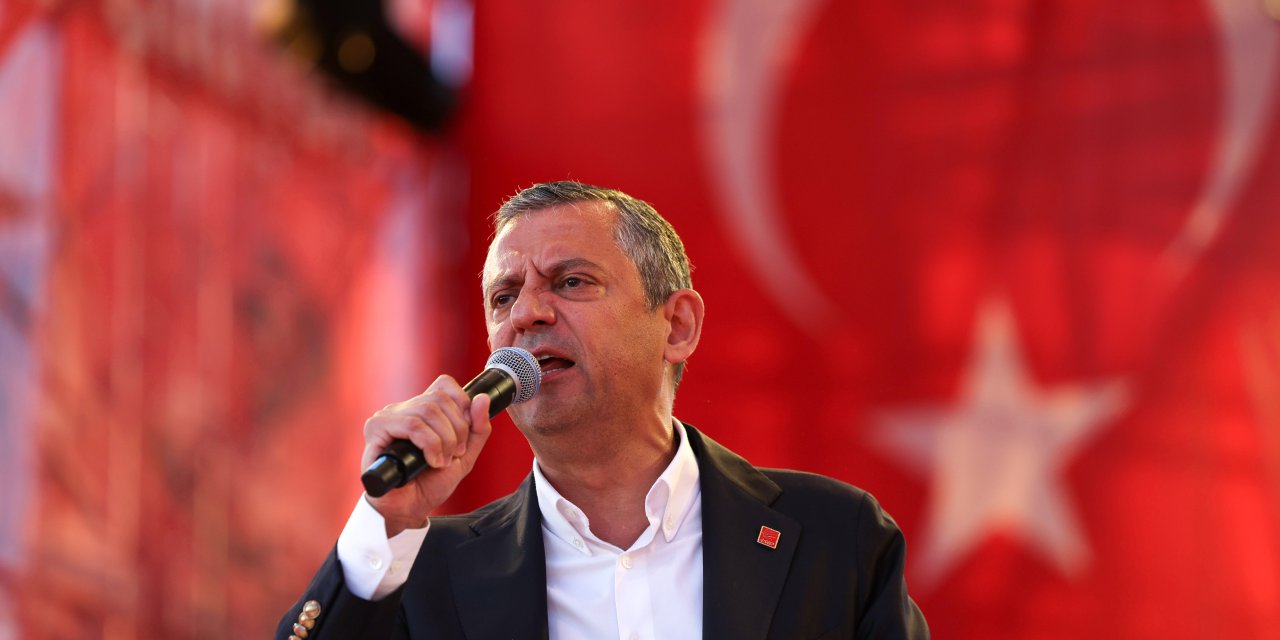 Özgür Özel'den Gaziosmanpaşa mitingine çağrı: Durmak yok, boyun eğmek yok