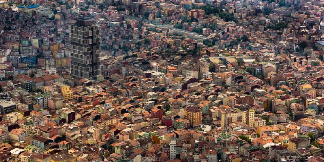 İstanbul'da deprem sonrası vatandaşlar ev değiştiriyor: 'Yoğun bir kaçış var'