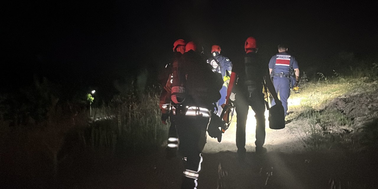 Ormanda 10 metre derinliğinde kuyu kazan 2 kişi, mahsur kaldı