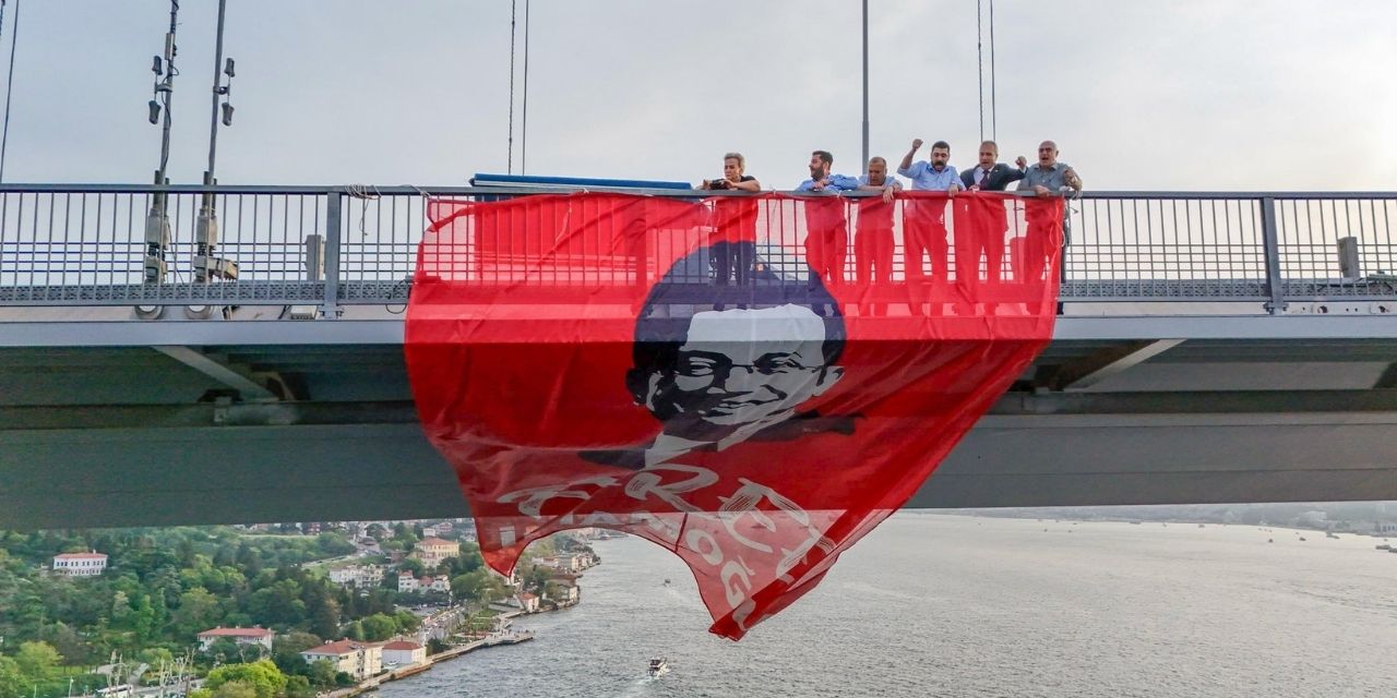 Soruşturma açıldı: Boğaziçi Köprüsü'ne İmamoğlu pankartı