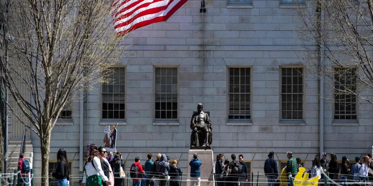 Öğrencilere ABD vizesi için çağrı: Paniğe gerek yok