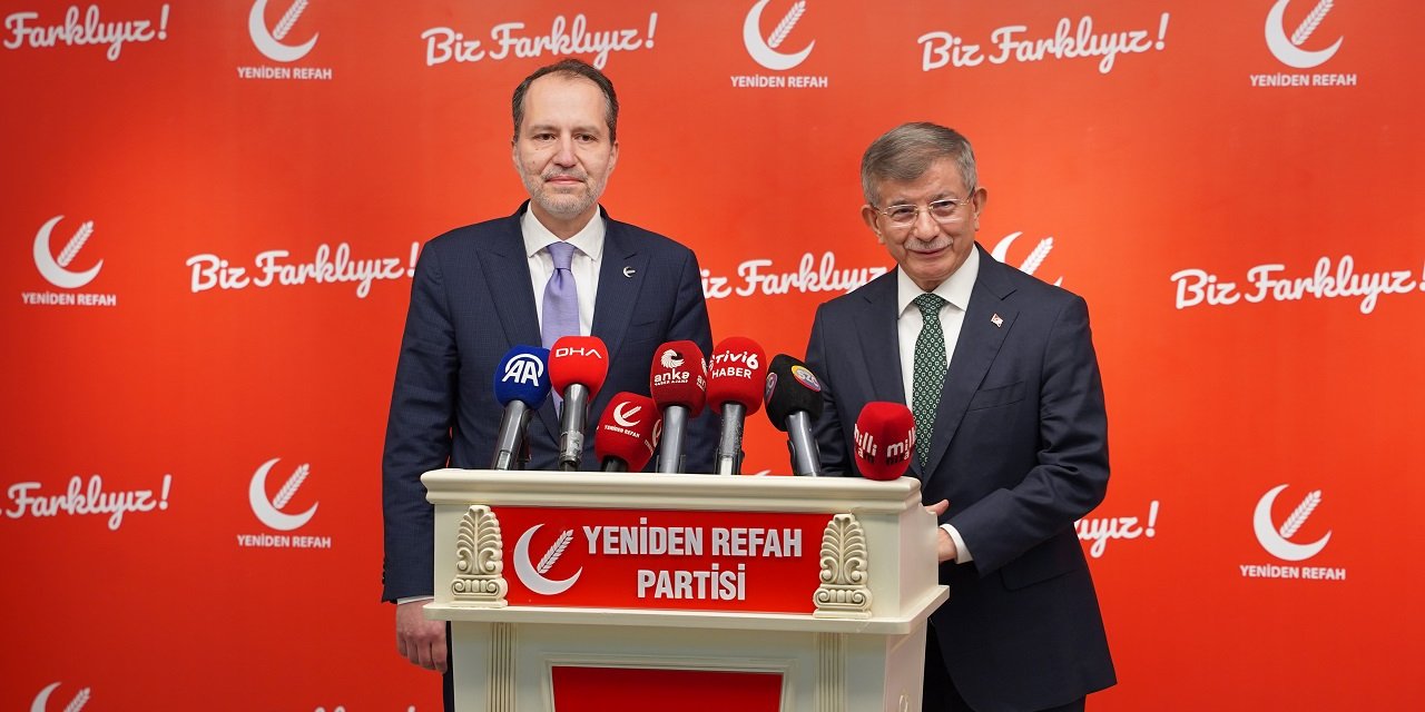 Ahmet Davutoğlu ve Fatih Erbakan'dan yeni Anayasa'ya destek mesajı