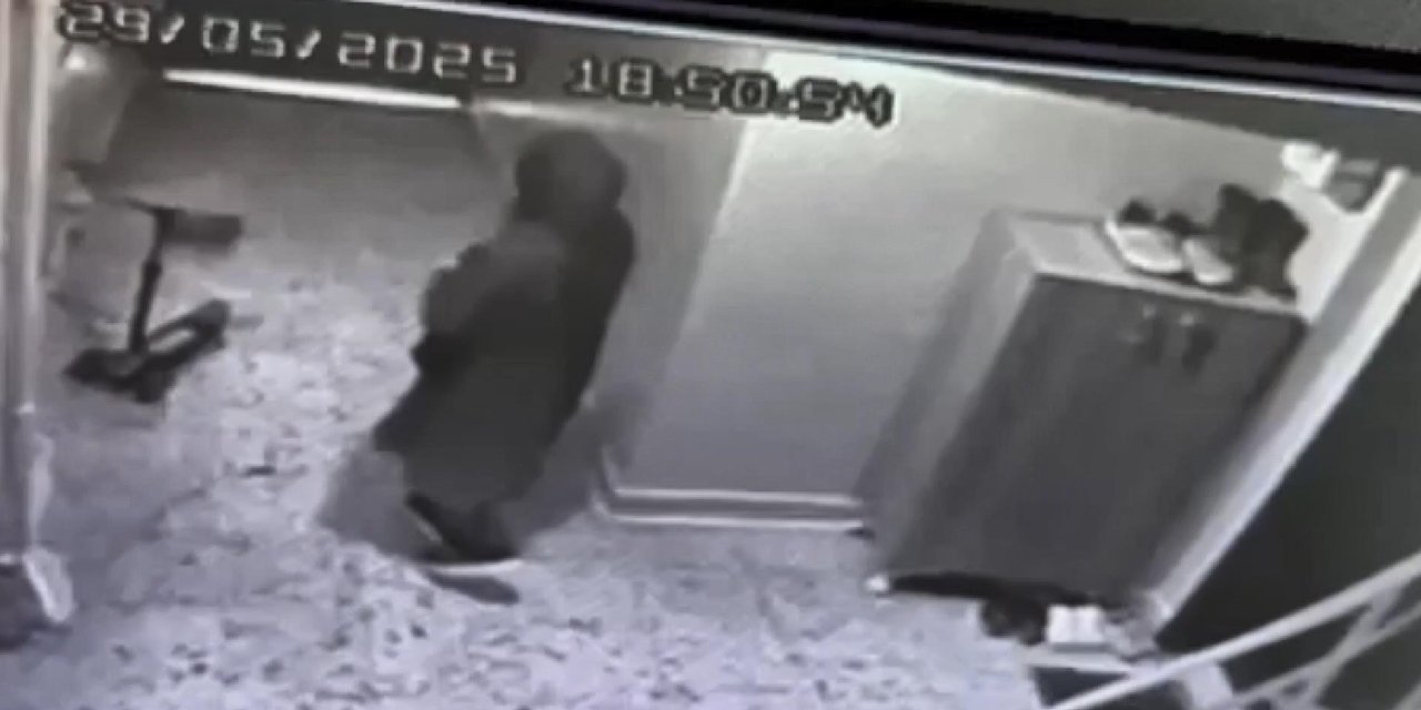Daireye hırsızlık için girdiler; çocuk sesiyle panikleyip kaçtılar