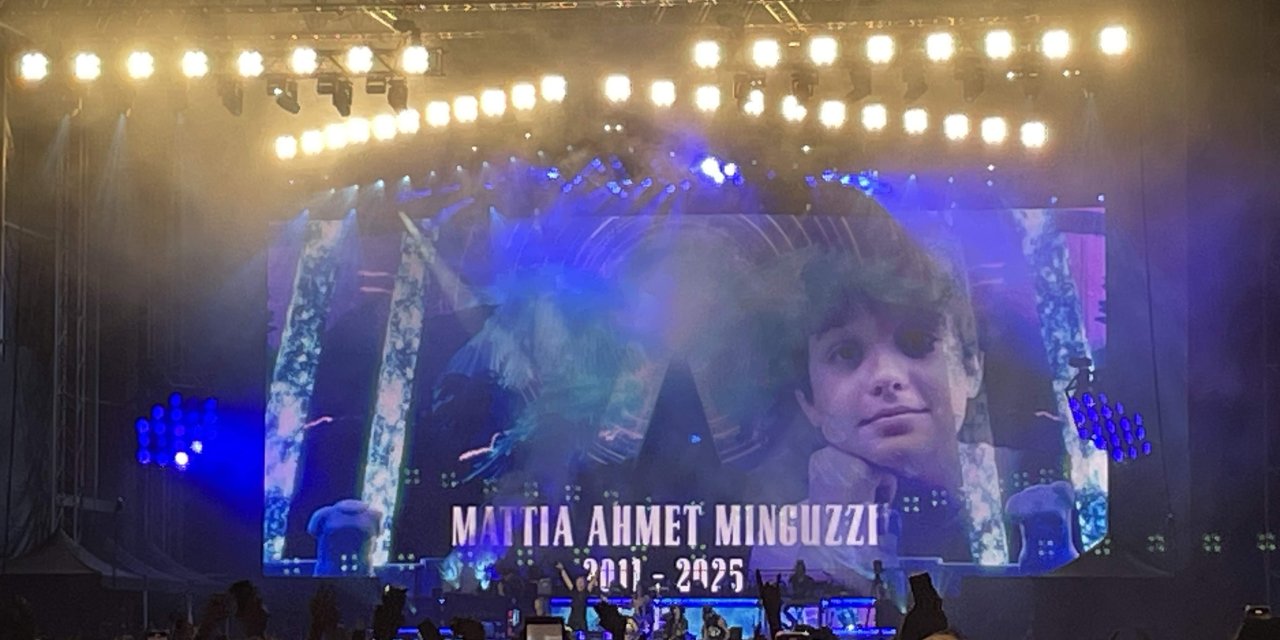 Gun's N' Roses'dan İstanbul konserinde Mattia Ahmet Minguzzi'ye şarkı