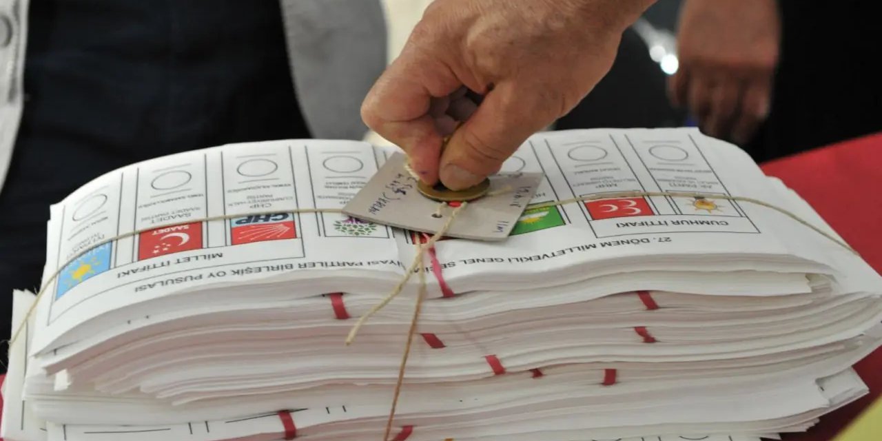 KONDA verileri: MHP seçmeninde Erdoğan'a destek azaldı, yargıya güven sarsıldı