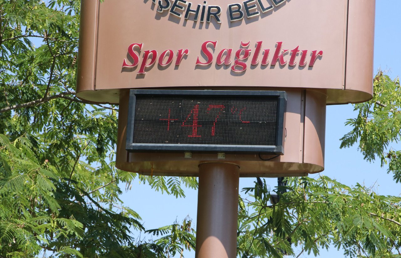 Adana 47 dereceyi gördü