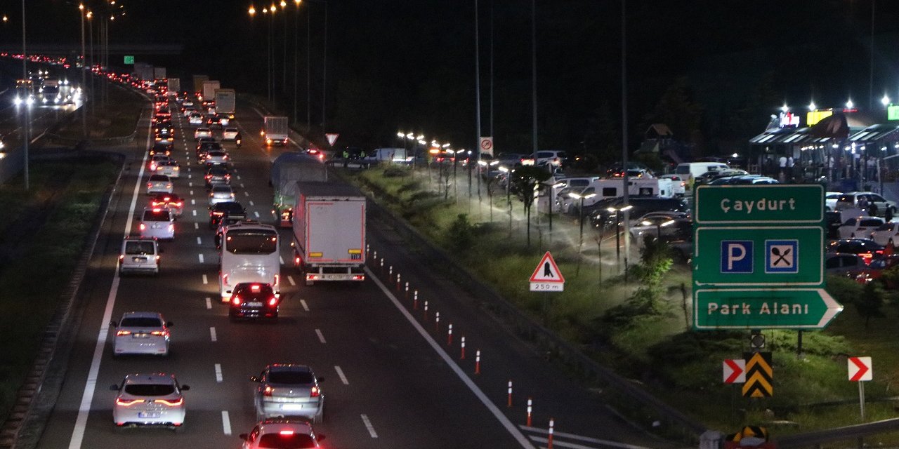 Anadolu Otoyolu'nun Bolu geçişinde bayram yoğunluğu başladı