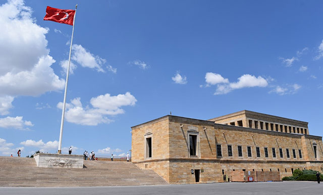 Anıtkabir'de yeme-içme otomatları kaldırılıyor