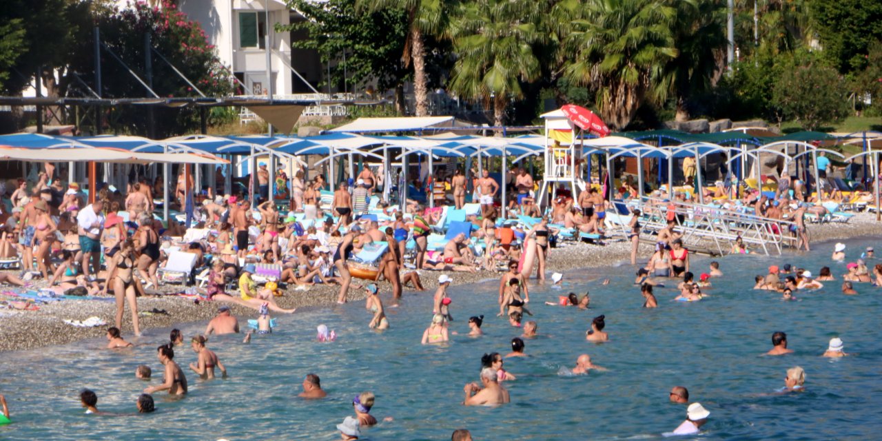 Kemer'deki turizm tesislerinde yoğunluk: Rezervasyonlar yüzde 90'ı buldu