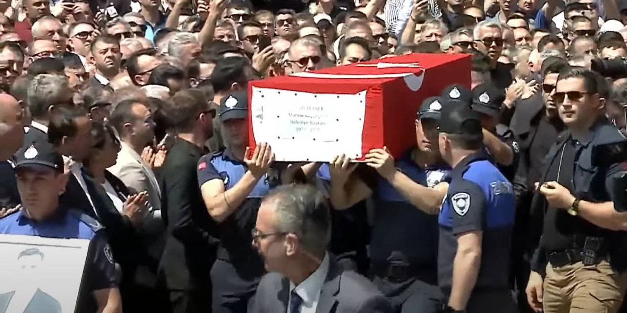 Ferdi Zeyrek son yolculuğuna uğurlandı: 'O Manisa sevdalısıydı'