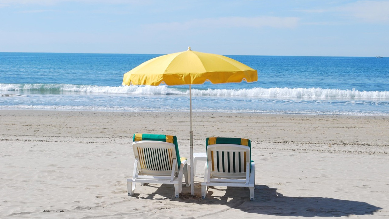 Suriye'de bikiniye yasak: Halk plajında burkini giyilecek