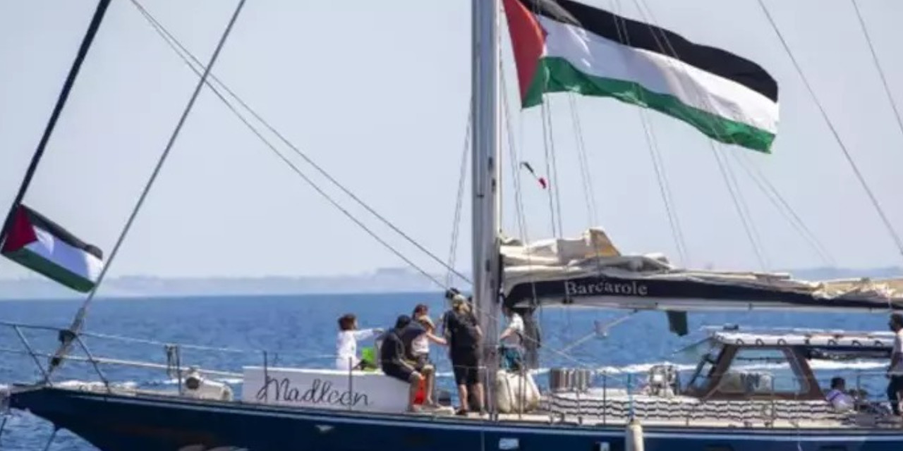 Madleen'deki Türk vatandaşı sınır dışı için havalimanına götürüldü