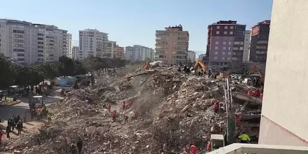 151 kişi ölmüştü... Palmiye Sitesi davasında 3 kişiye 22,5 yıl hapis istemi