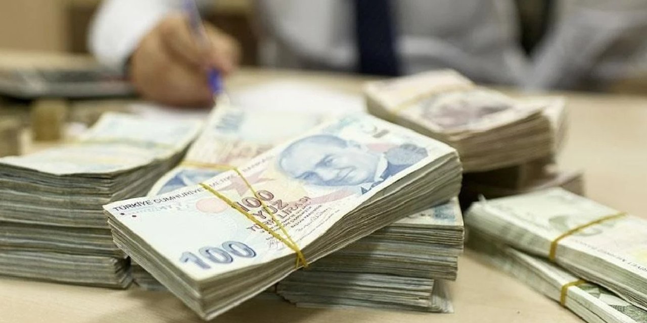 Bankaların faiz yarışı sürüyor: 1 milyon TL'nin aylık faiz getirisi asgari ücretten fazla