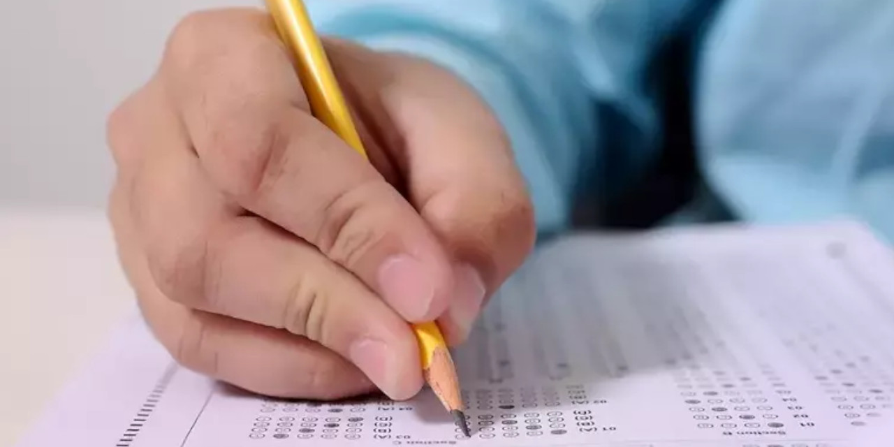 'AKP'li başkanın çocuklarının kopya düzeneği ile yakalandığı iddia edildi