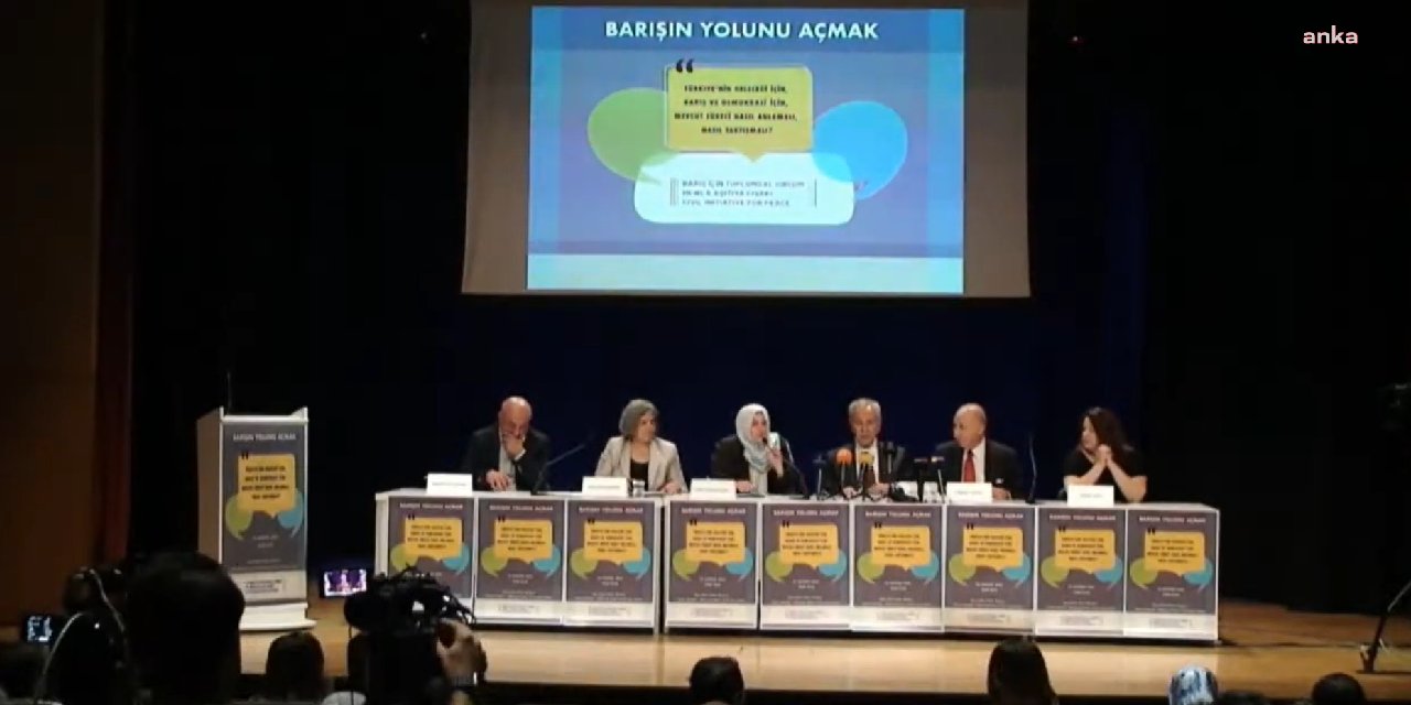 Bülent Arınç, DEM Parti'nin konferasından konuştu: ‘Zannedildi ki Bahçeli bunu söylemekle partisini mahvetti…’