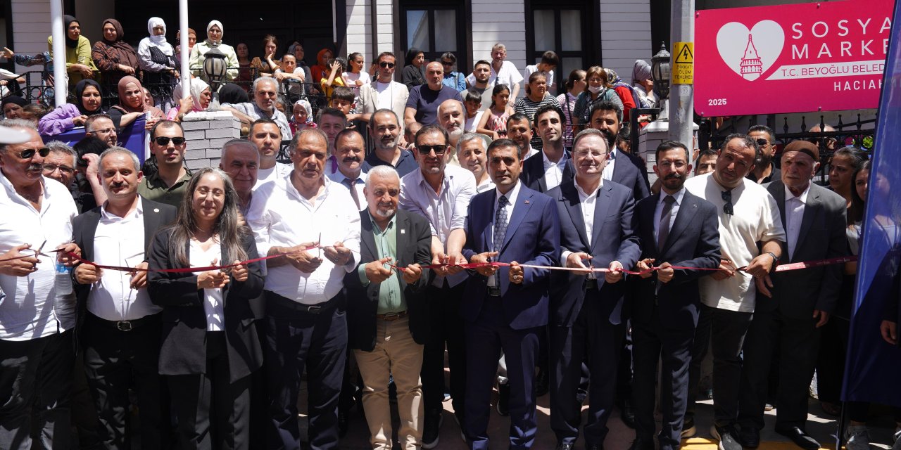 Beyoğlu'nun üçüncü Sosyal Market'i hizmete açıldı