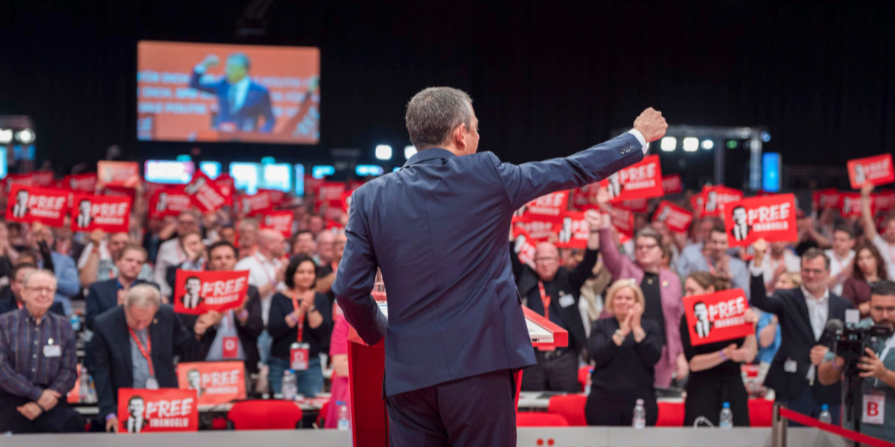Özgür Özel, Berlin'den seslendi: Asla Vazgeçmeyeceğiz