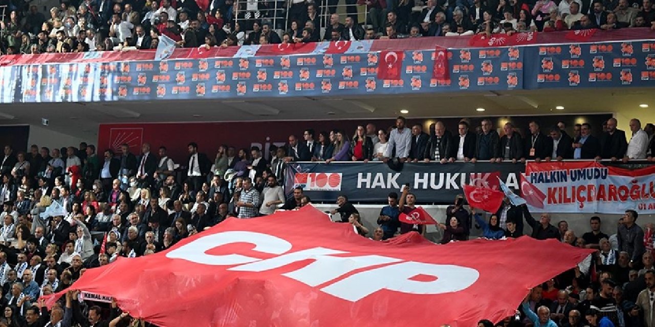 Prof. Dr. Sözüer'den CHP kurultayı davası açıklaması: ‘Kurultayı yok sayma gibi kararlar verilemez’