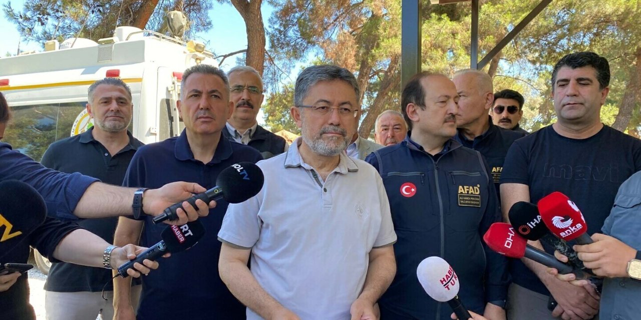 Bakan Yumaklı: Yangınlara müdahale sürüyor