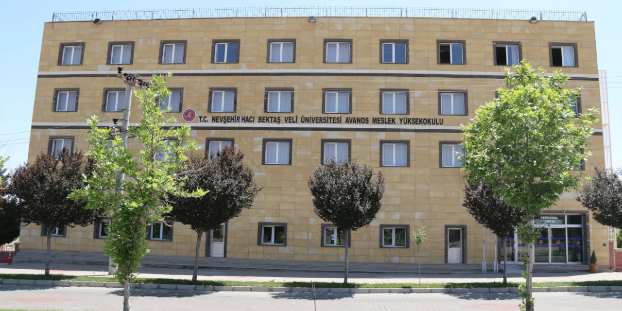 Rektör, eşi için seramik bölümünü başka ilçeye taşıttı