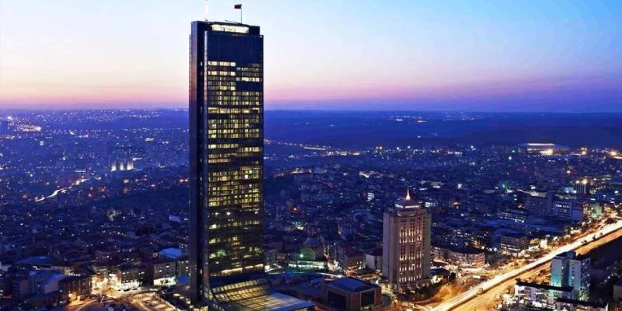 AKP'li vekilden kârlı ticaret: Sattığı AVM'yi yarı fiyatına geri aldı