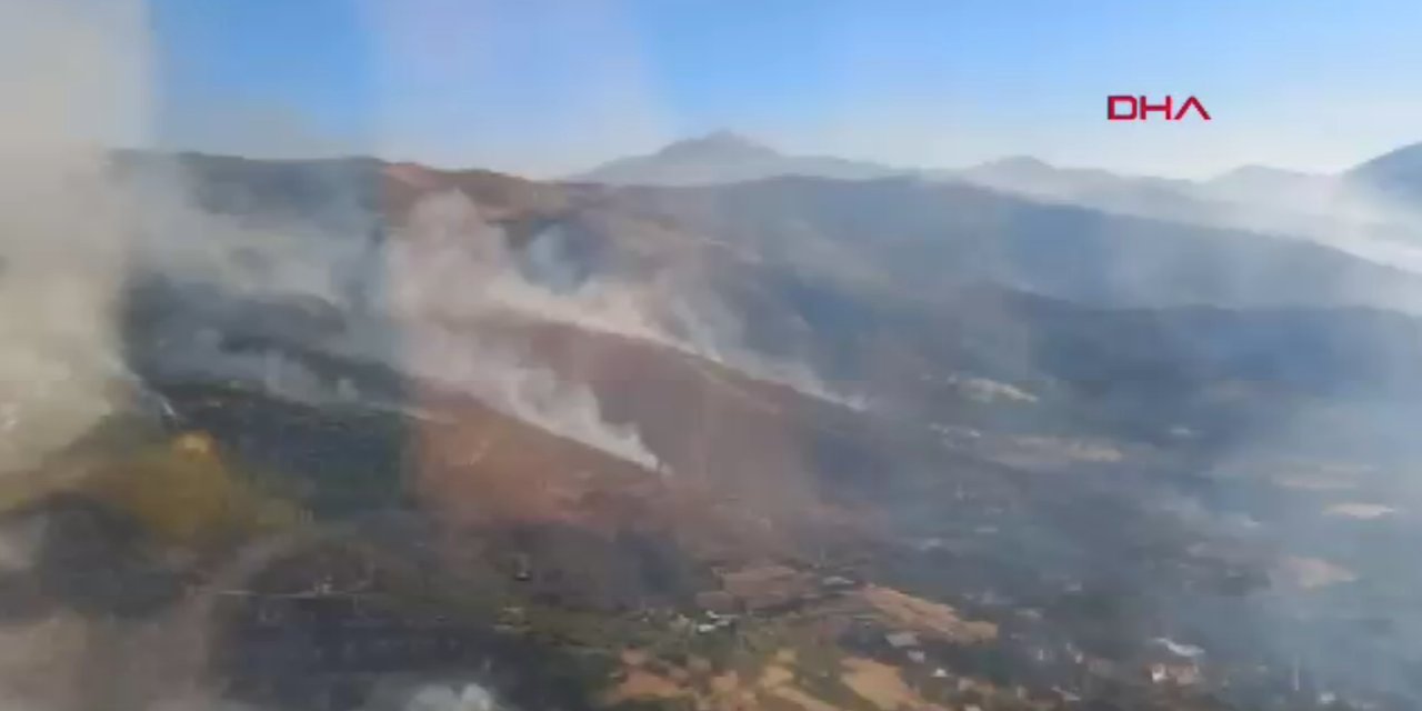 Ödemiş'teki yangına müdahale sürüyor: İki kişi yaşamını yitirdi