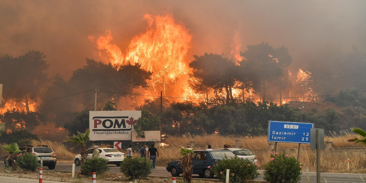 Çeşme'deki yangın kontrol altına alındı