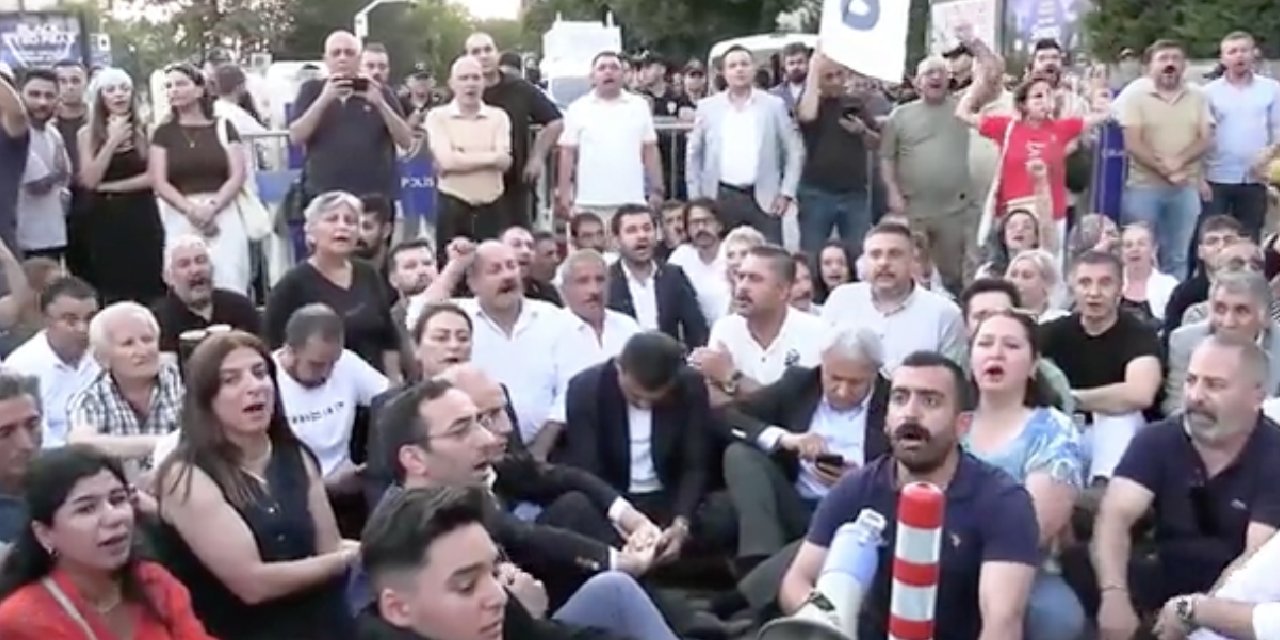 CHP'den emniyet önünde oturma eylemi