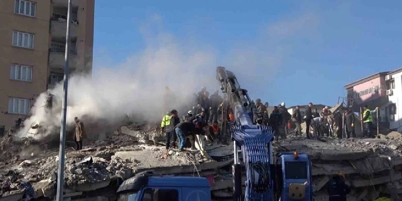 İstinaf, deprem davasında MHP'li eski belediye başkanının cezasını onadı: Site 105 kişiye mezar olmuştu