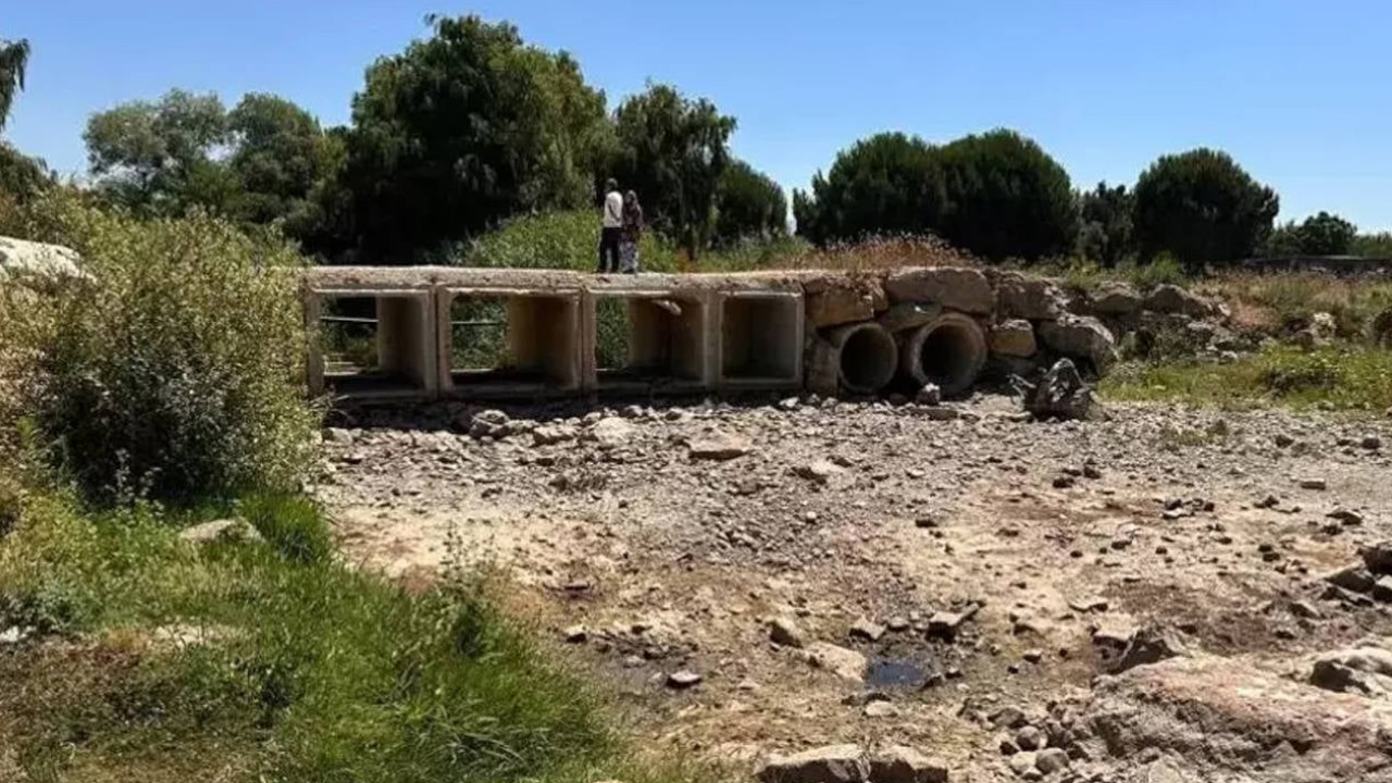 İznik Gölü'nü besleyen Karasu Deresi tamamen kurudu