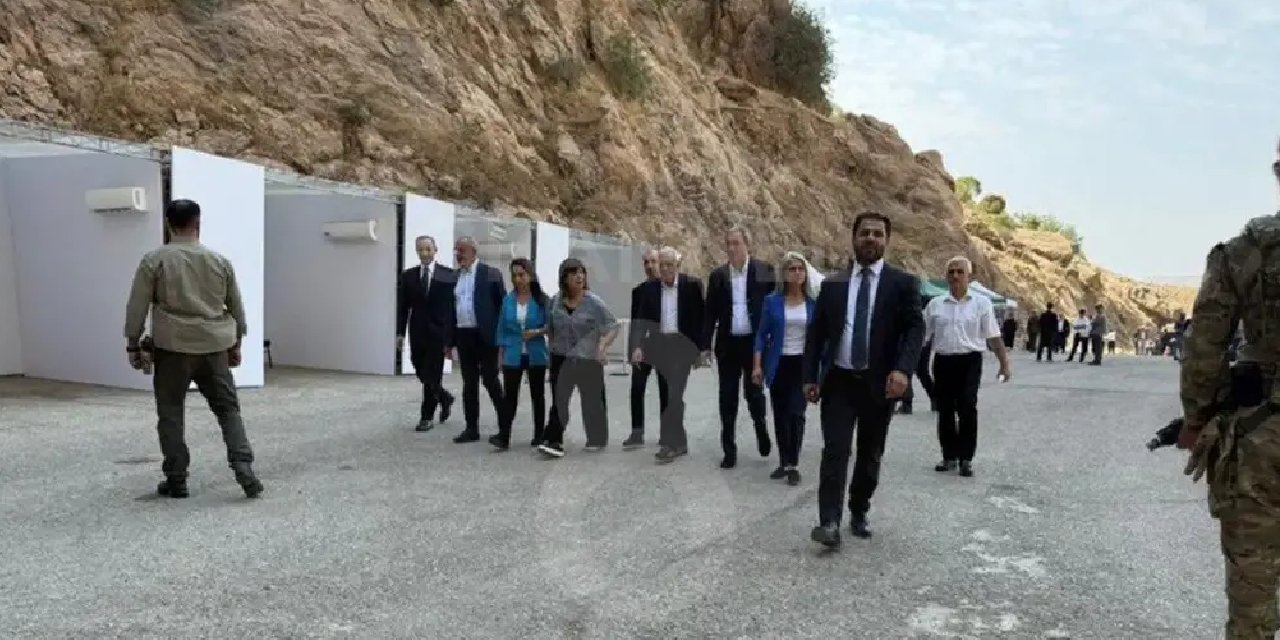 DEM Parti'den 'silah bırakma' açıklaması: 'Şimdi geleceğin demokratik Türkiye’si için adım atma zamanıdır'