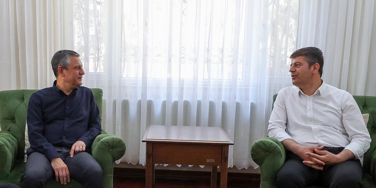 Özgür Özel'den ev hapsindeki Tutdere'ye ziyaret: Tam bir akıl tutulması