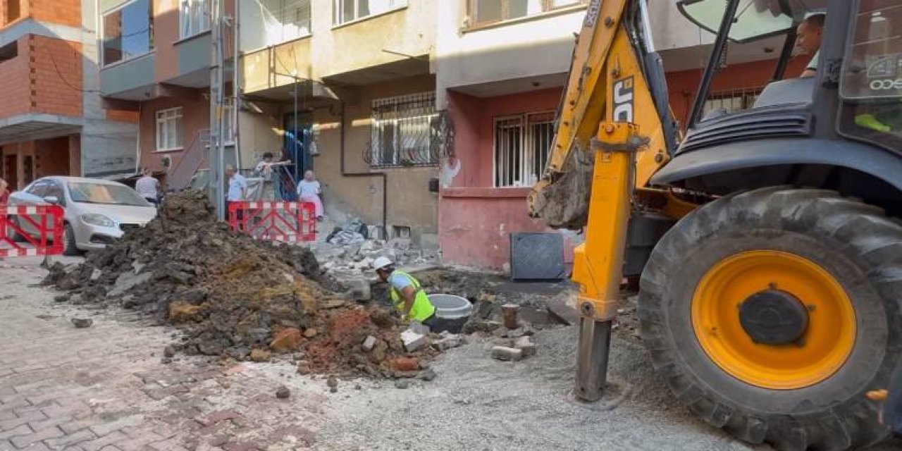 Küçükçekmece'de doğal gaz borusu patladı, 2 işçi yaralandı