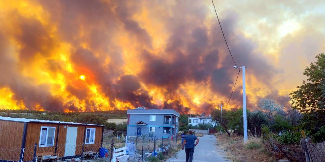 Tekirdağ'da yangın: 3 mahalle boşaltıldı, alevler Çanakkale sınırına geçti