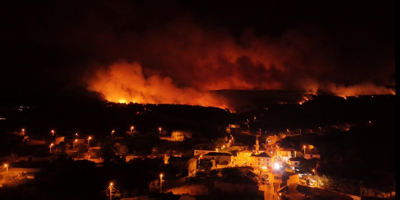 Tekirdağ'daki yangın Çanakkale'ye sıçradı, yerleşim yerleri tehlike altında