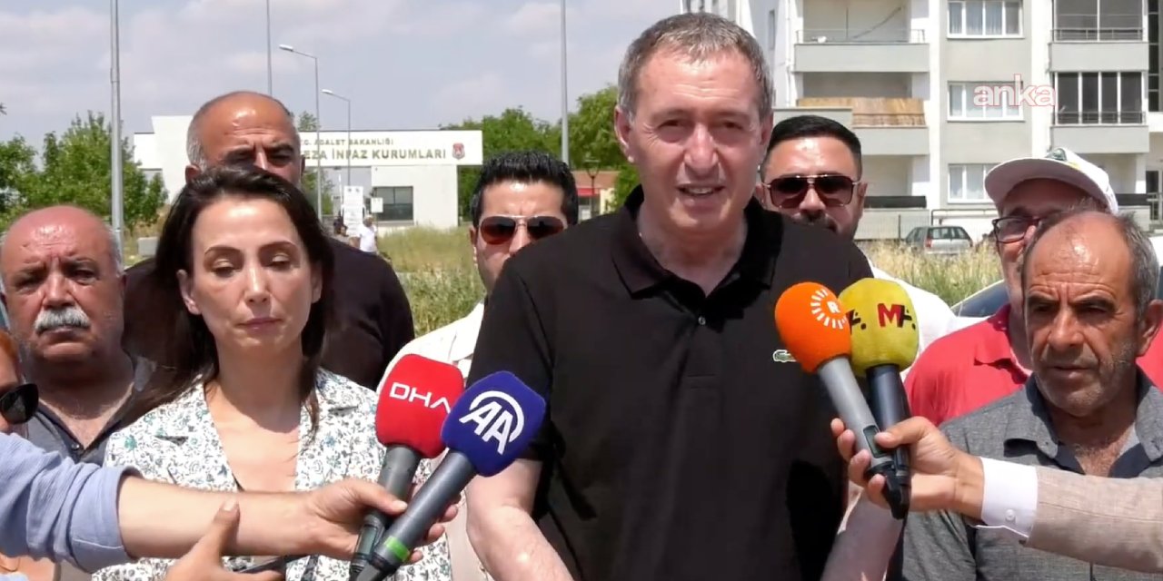 DEM Parti Eş Genel Başkanları Demirtaş ve Mızraklı'yı ziyaret etti: 'Arkadaşlarımızın bizim yanımızda olması gerekiyor'