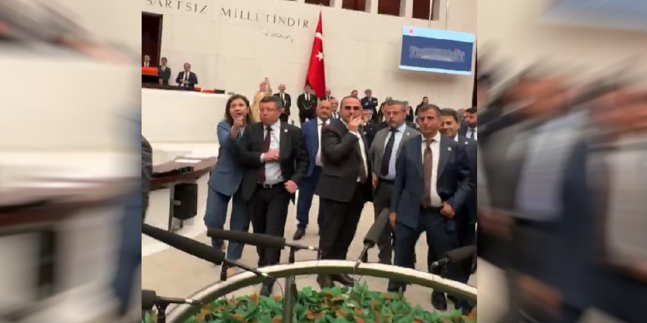Her şey zeytinlikler için: Muhalefet vekilleri Meclis kürsüsünü işgal etti